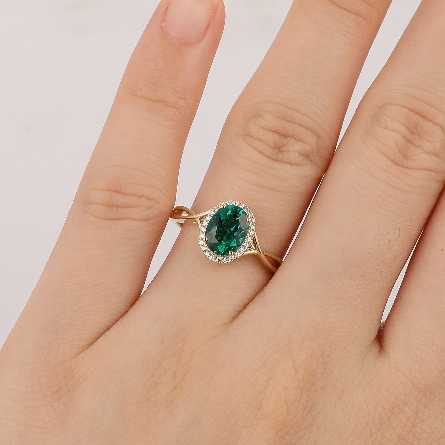 G005 Delicate 1.00 Carat Oval Cut Halo Emerald Twisted Anniversary Engagement Ring For Women