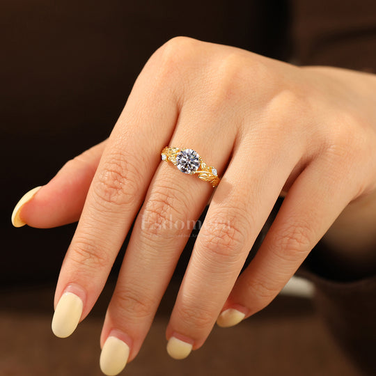 Double Prongs Leaf Engraved Round Lab Grown Diamond Engagement Ring  (IGI Certified)