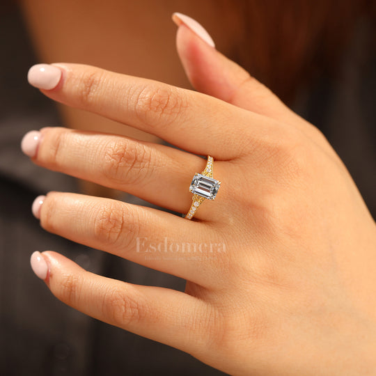 Unique 2CT Esmeralda Corte Diamante Cultivado en Laboratorio Anillo de Promesa con Detalles de Pavé Anillo de Boda (Certificado IGI)