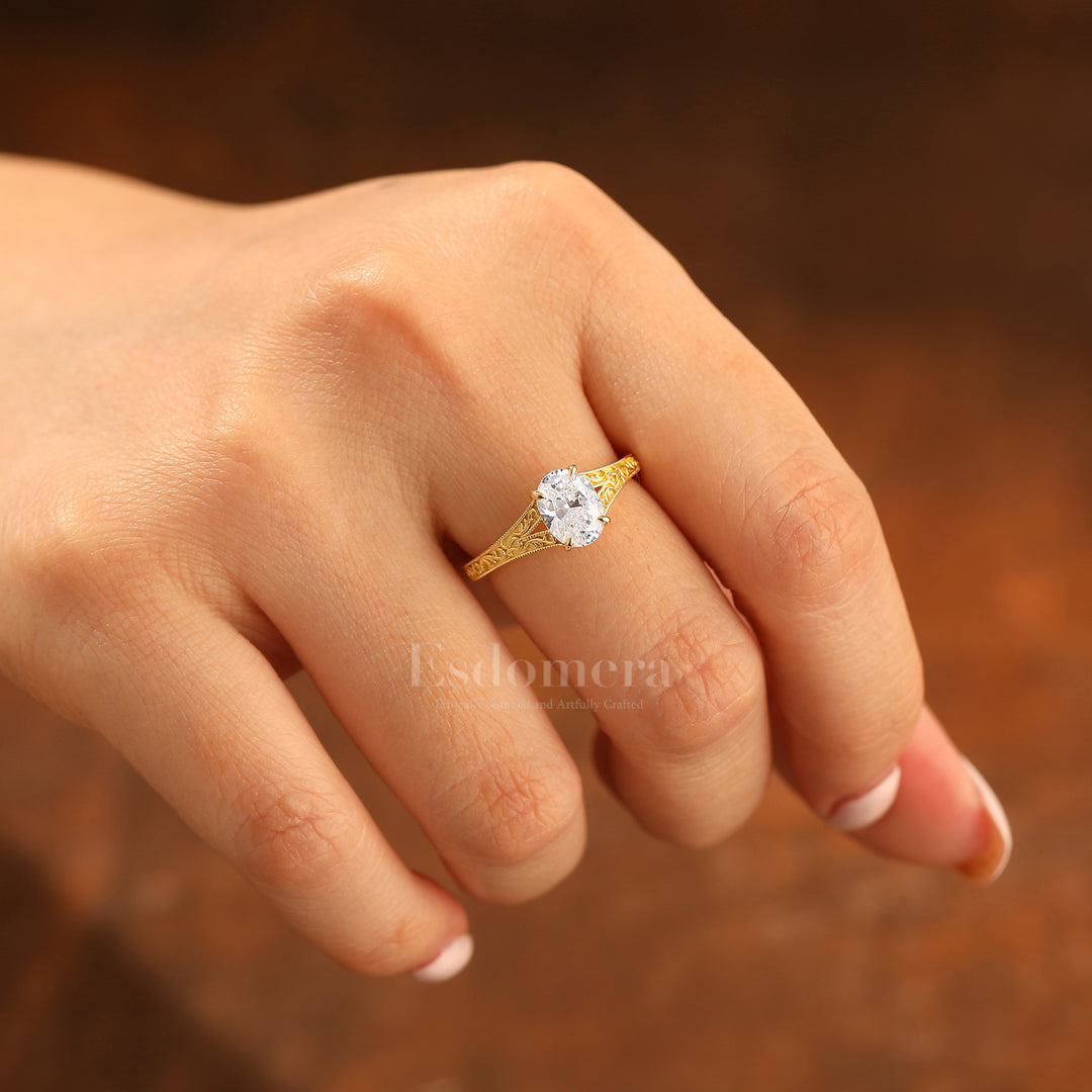 Solid 14k Gelbgold Vintage Ovaler Moissanit Verlobungsring mit Graviertem Weinranken-Design Brautring