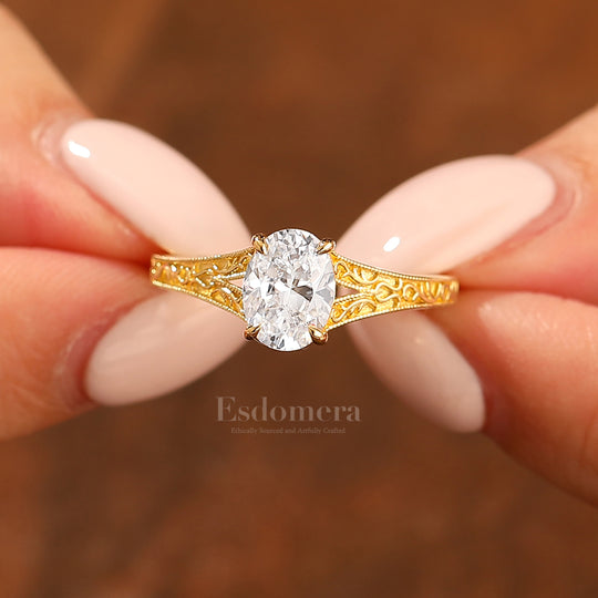 Solid 14k Gelbgold Vintage Ovaler Moissanit Verlobungsring mit Graviertem Weinranken-Design Brautring