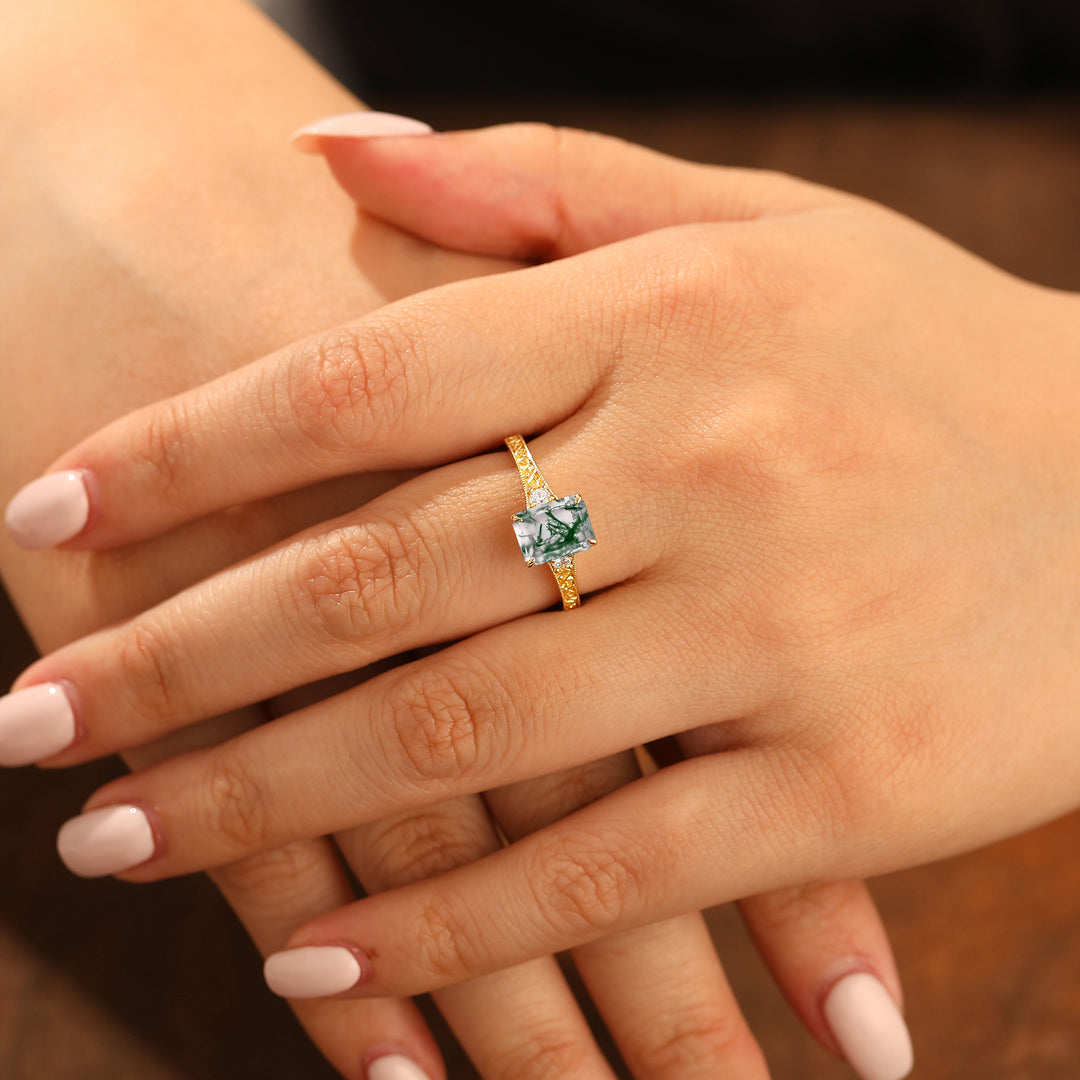 2CT Anillo Nupcial de Ágata Musgosa Corte Esmeralda Banda de Oro Amarillo Anillo de Boda Floral Grabado para Mujer