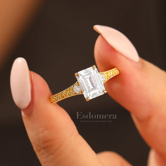 Retro grabado con motivos en espiral Anillo nupcial de moissanita talla esmeralda 2CT Anillo de boda en forma de vid para ella