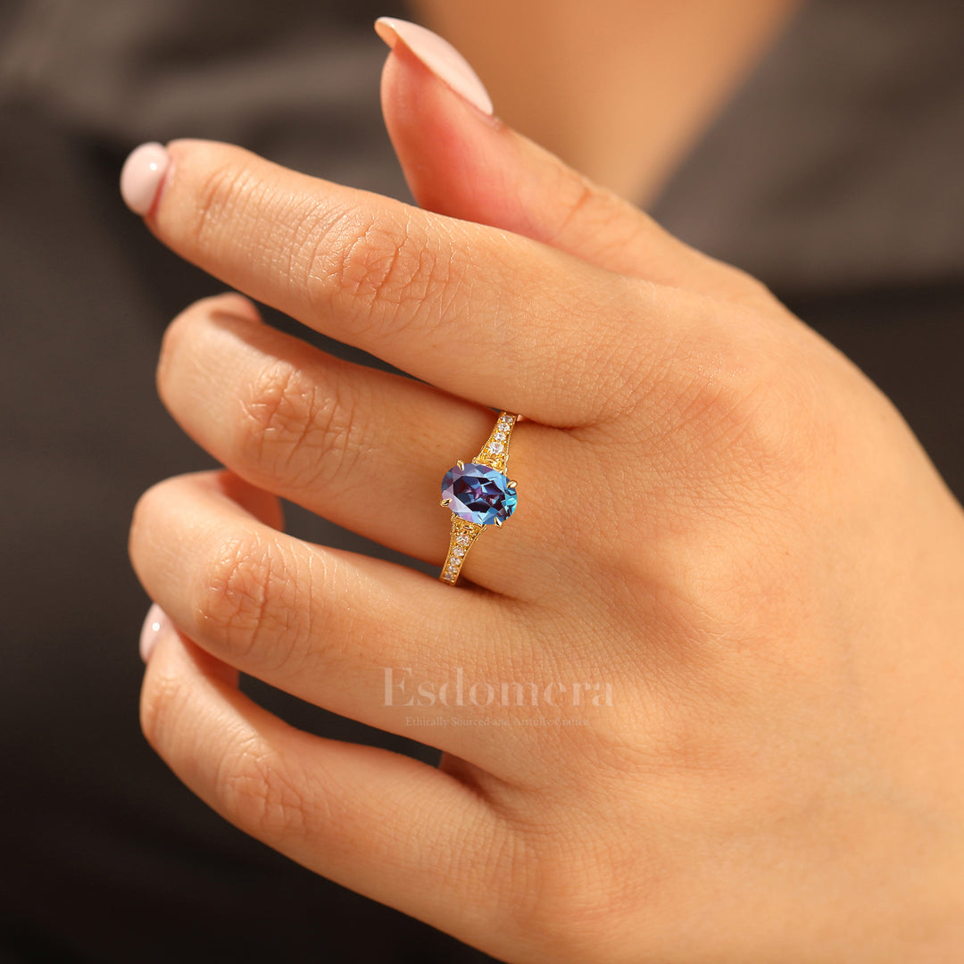 Solid Yellow Gold Vintage Oval Cut Alexandrite Engagement Ring Carved Vine Bridal Ring