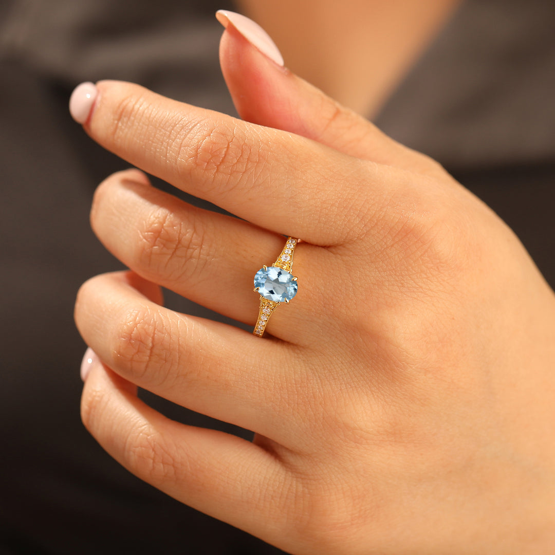 Antico anello da donna con acquamarina ovale da 1,5CT, incisione a vite con finitura milgrain per matrimonio