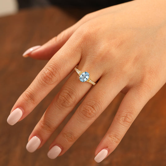 Antico anello da donna con acquamarina ovale da 1,5CT, incisione a vite con finitura milgrain per matrimonio