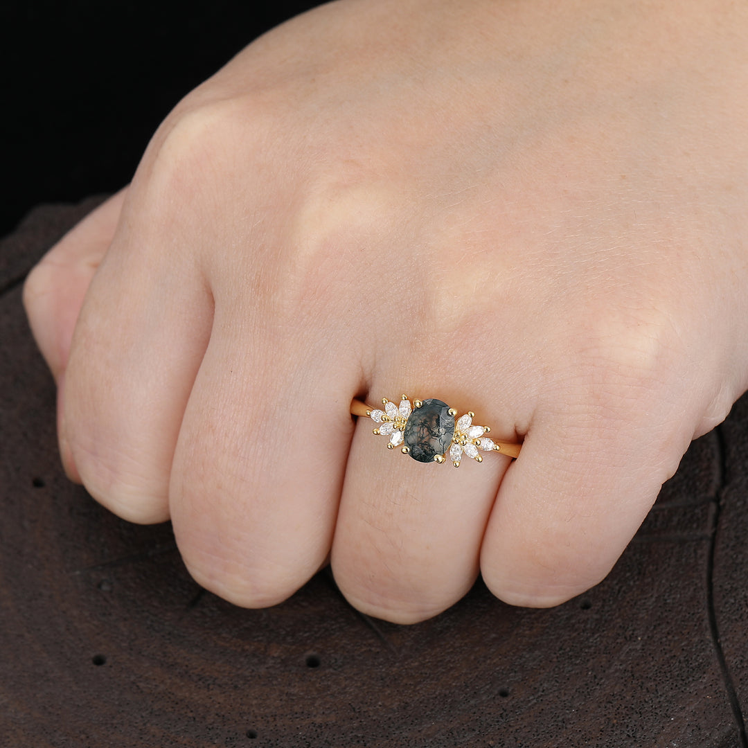 Einzigartiger ovaler Schliff 1,5 CT natürlicher Moosachat Verlobungsring mit floralem Halo Moissanit Versprechensring