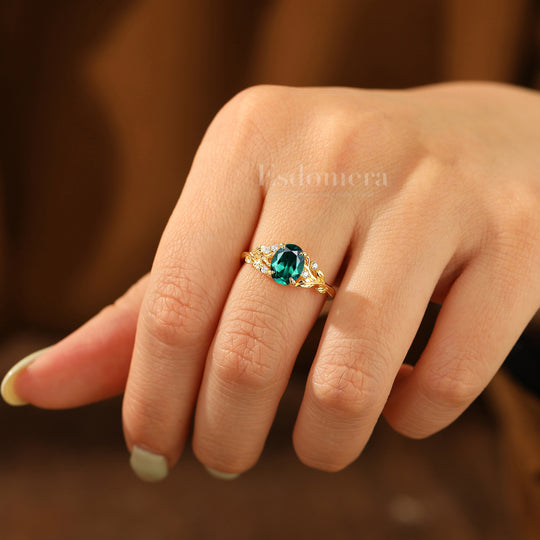 Leaf Engraved 1.5CT Oval Cut Emerald Engagement Ring Unique Solid Gold Women Ring