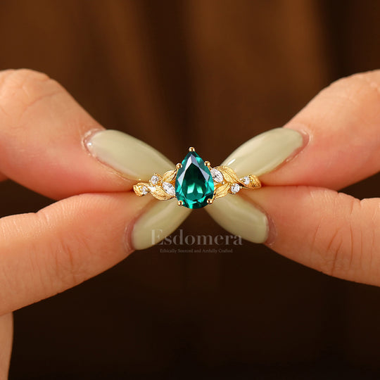 Art Deco 1.5CT Pear Emerald Women Ring Unique Leaf-inspired Emerald Engagement Ring