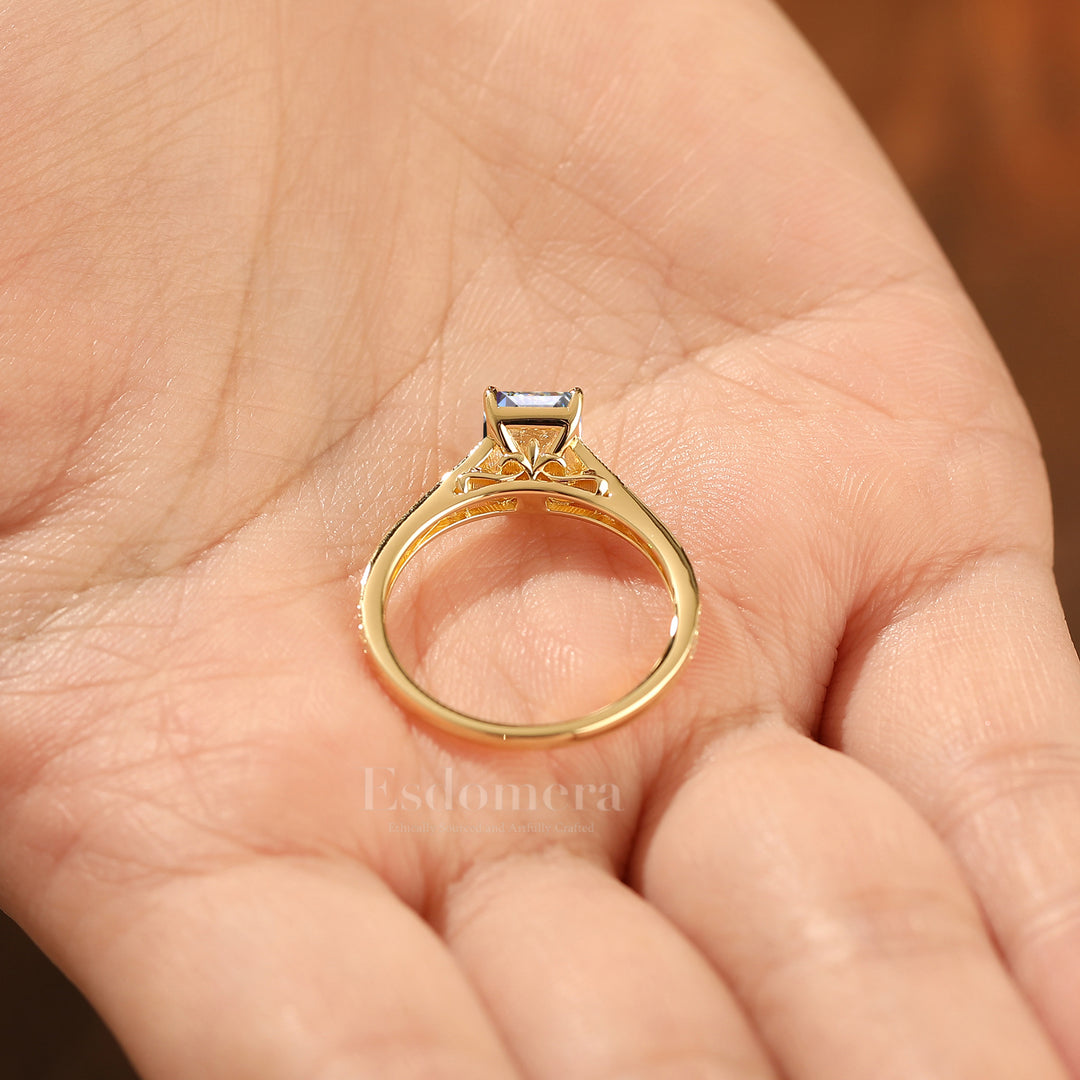 Unique 2CT Esmeralda Corte Diamante Cultivado en Laboratorio Anillo de Promesa con Detalles de Pavé Anillo de Boda (Certificado IGI)