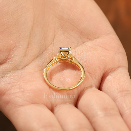 Unique 2CT Esmeralda Corte Diamante Cultivado en Laboratorio Anillo de Promesa con Detalles de Pavé Anillo de Boda (Certificado IGI)