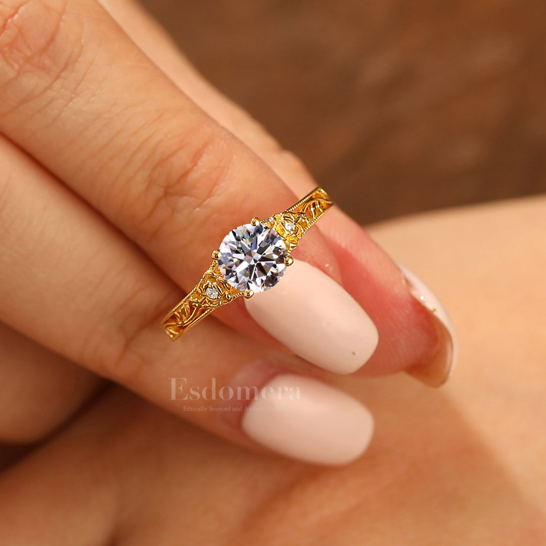 14K Bague de fiançailles en or jaune avec diamant synthétique, filigrane complexe, gravure florale pour femme (certifiée IGI)