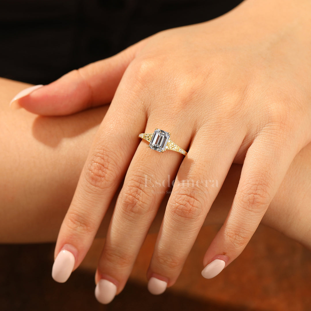 2CT Bague en or massif avec diamant synthétique taille émeraude, filigrane et milgrain pour femme (certifiée IGI)