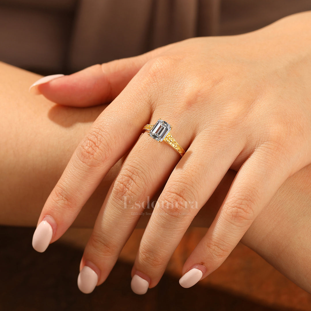 Floral Vine Relief Design Emerald Cut Lab Grown Diamond Ring Botanische Handgemaakte Damesring (IGI Gecertificeerd)