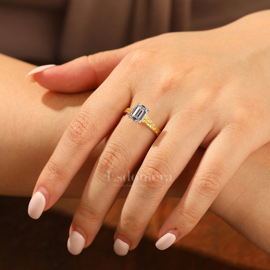 Floral Vine Relief Design Emerald Cut Lab Grown Diamond Ring Botanische Handgemaakte Damesring (IGI Gecertificeerd)