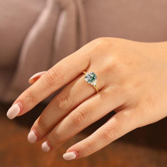 Unique 2CT Feuille inspirée Taille Émeraude Bague de fiançailles en or jaune 14 carats avec agate mousse naturelle Bague de mariage en filigrane