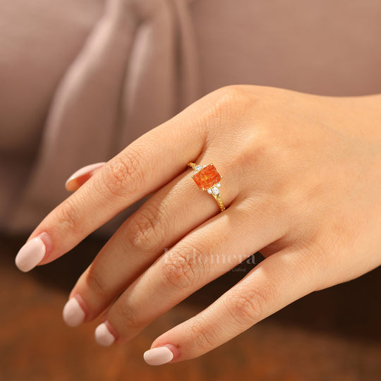 Unieke 2CT Blad-geïnspireerde Smaragdslijpvormige 14K Geelgouden Natuurlijke Zonnesteen Verlovingsring Filigraan Trouwring