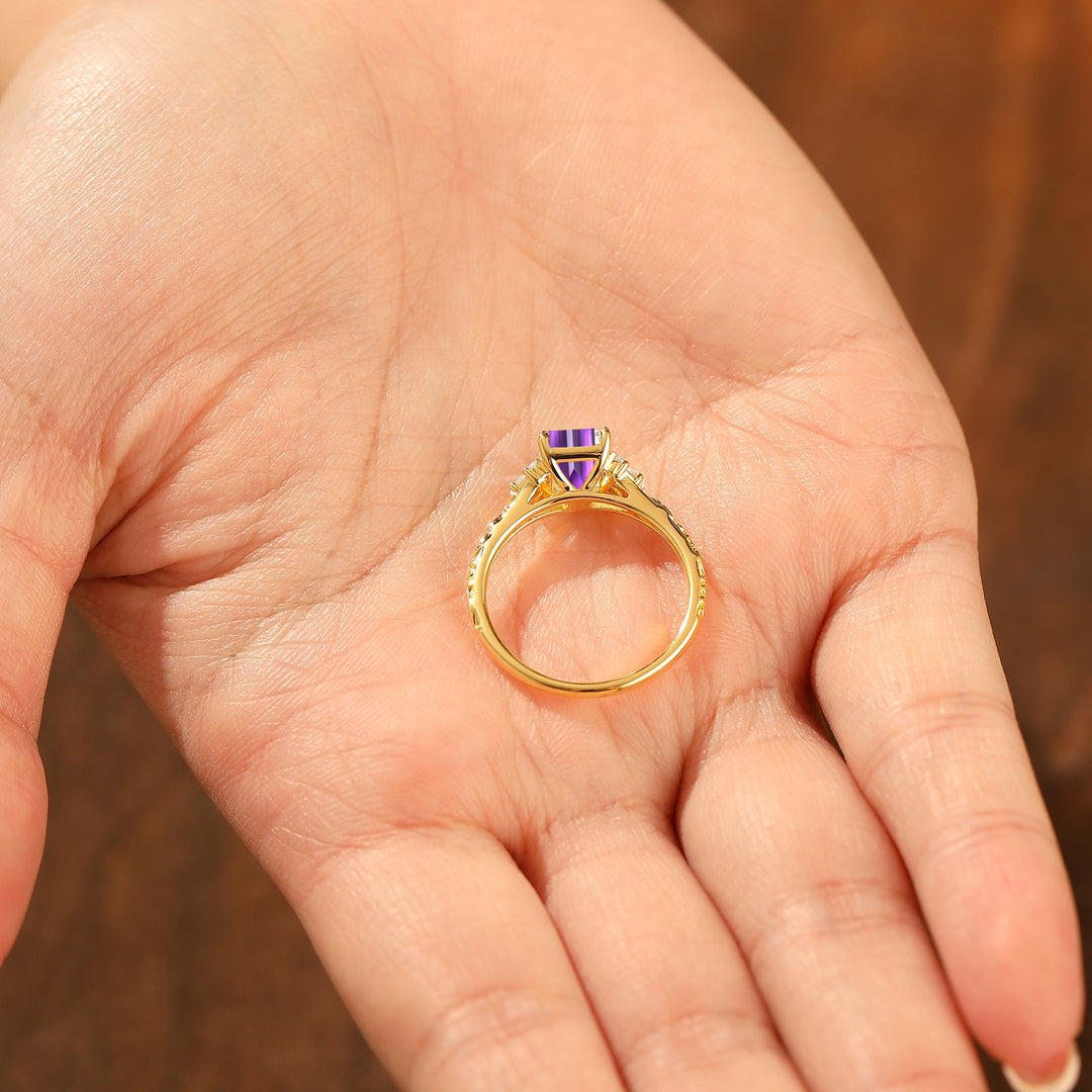 Unique 2CT Feuille inspirée Taille Émeraude Bague de fiançailles en or jaune 14 carats avec améthyste naturelle Bague de mariage en filigrane
