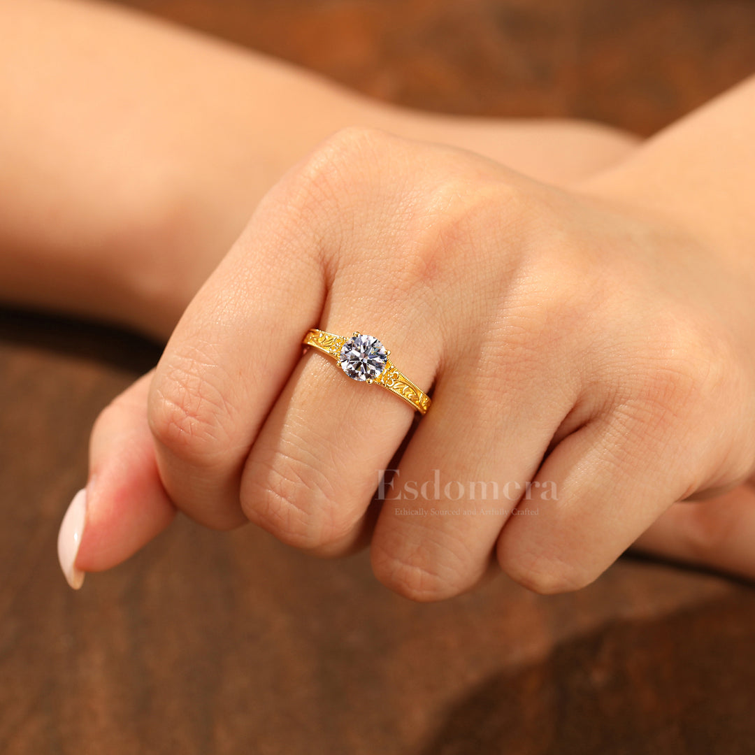 Bague de fiançailles ronde romantique avec diamant synthétique gravé floral, or 14 carats, style déco avec milgrain (certifiée IGI)