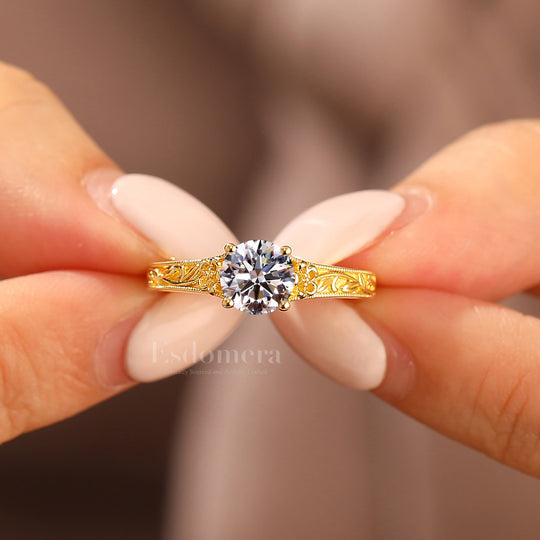 Bague de fiançailles ronde romantique avec diamant synthétique gravé floral, or 14 carats, style déco avec milgrain (certifiée IGI)