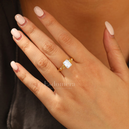 Bague à jonc filigrane orné Coupe émeraude inspirée de feuille Bague de fiançailles en moissanite en or jaune 14 carats Bague de mariage filigrane