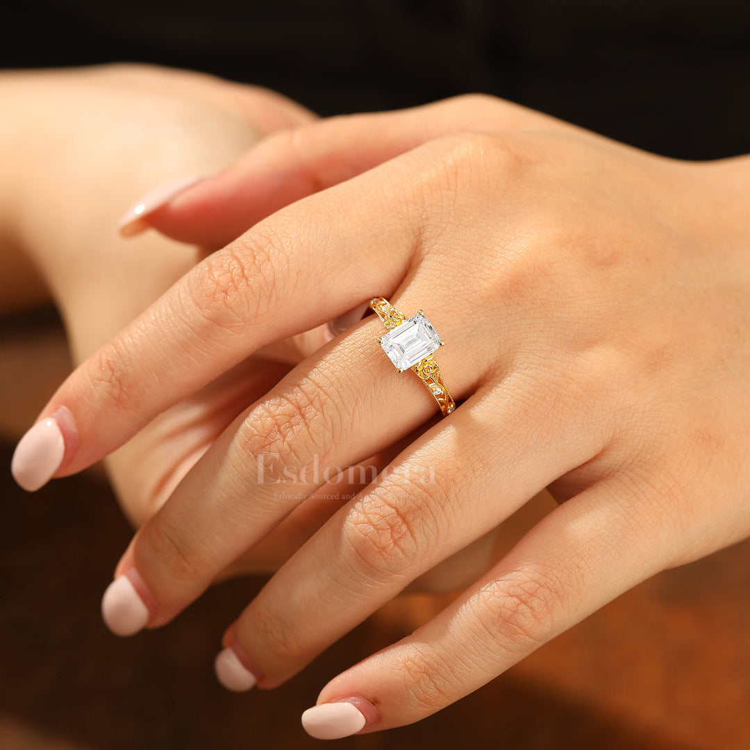 Bague à jonc filigrane orné Coupe émeraude inspirée de feuille Bague de fiançailles en moissanite en or jaune 14 carats Bague de mariage filigrane