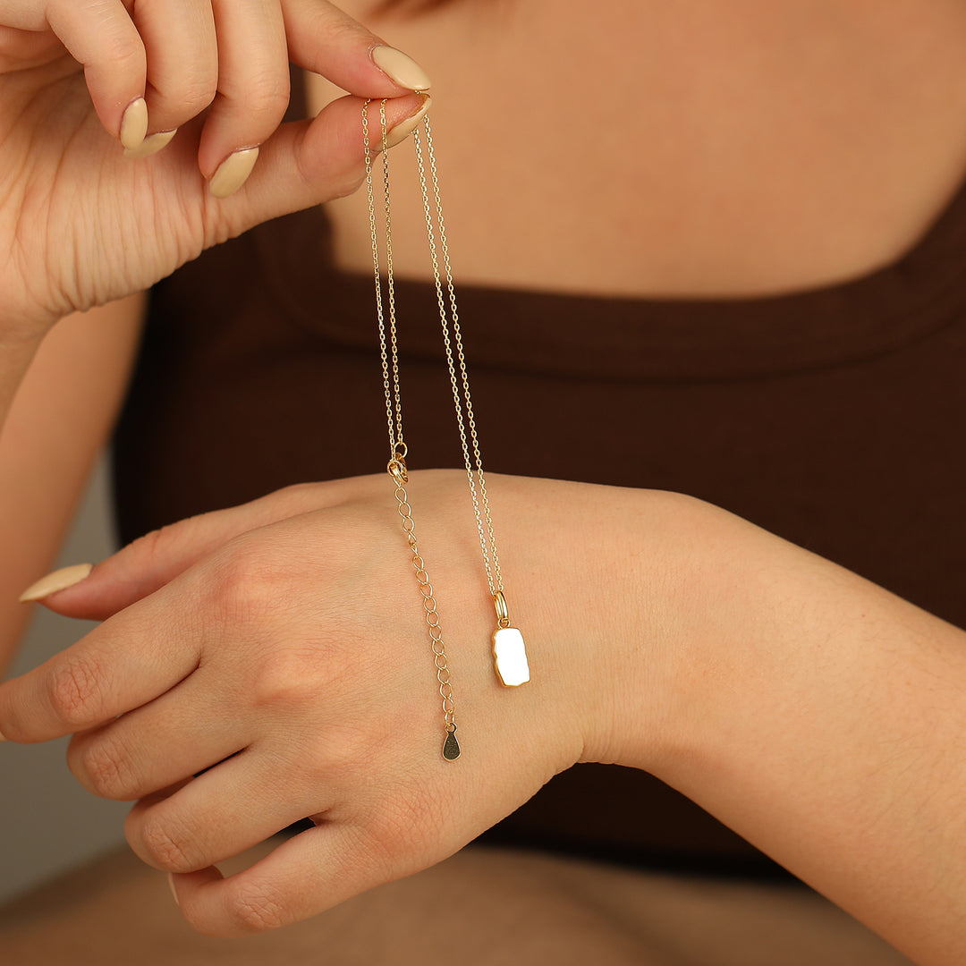 Unique Leaf Engraved Pendant Handcraft Pendant Necklace For Women