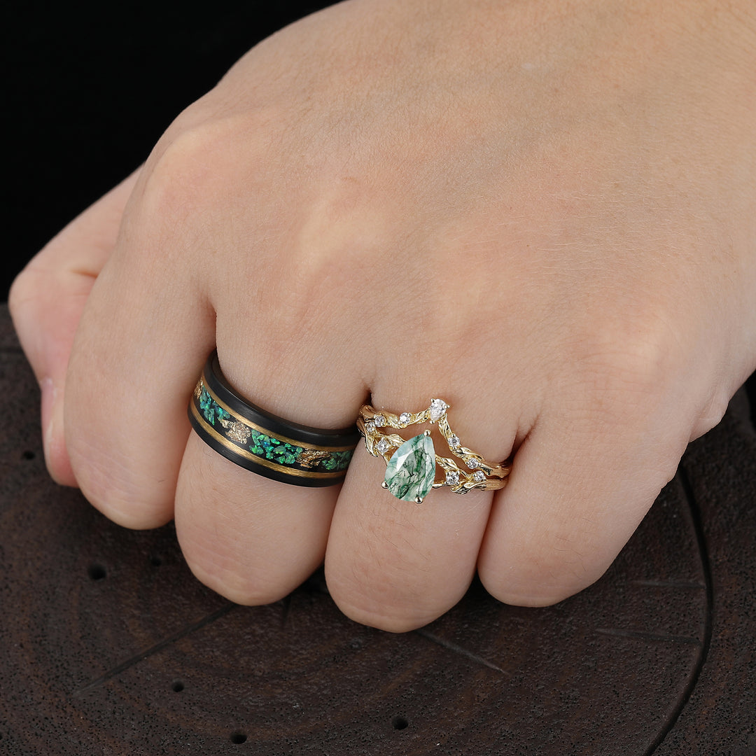 Blad-geïnspireerde peervormige mosagaat set voor koppels met gegraveerd blad, geel verguld, bijpassende ringen