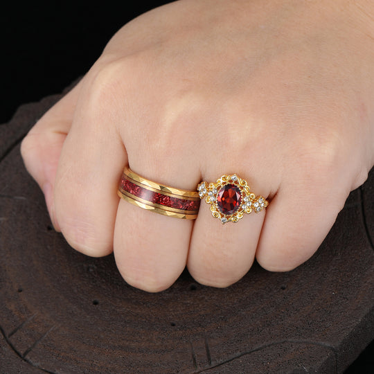Art Deco Ovaler roter Granat-Ring mit Rankenmuster, Paar-Ringe, Vintage, florales, goldplattiertes Ring-Set