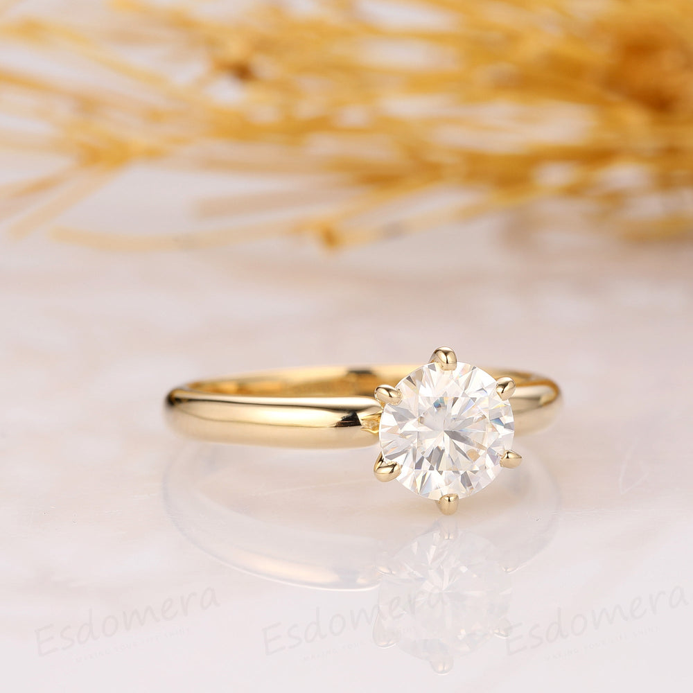 Solitaire IGI Certified Round Cut Lab Grown Diamond Engagement Ring