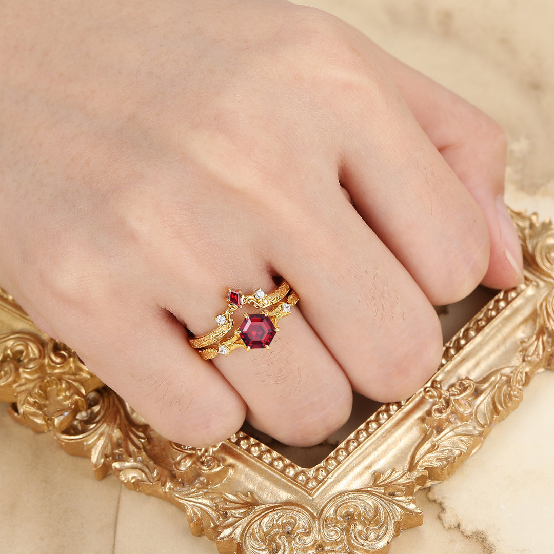 Set di anelli artigianali intagliati in filigrana vintage Anello esagonale S925 con granato rosso  Set di anelli con accenti  Set di anelli nuziali