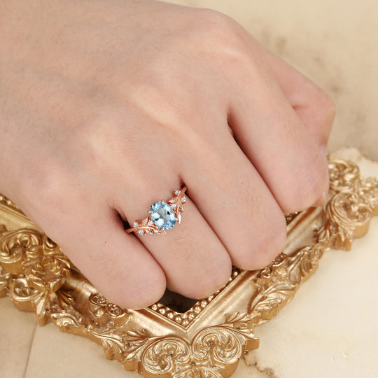 Zierlicher 1,5-Karäter Ovaler Aquamarin-Ring mit Blattmotiv, Moissanit-Einlage, Verlobungsring