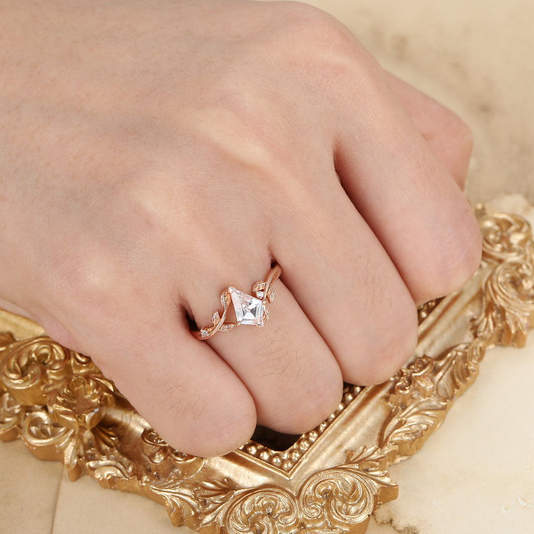 Blattinspiriert 1.35CT Kite-Schliff Moissanit Verlobungsring 14K Roségold Brautring für Frauen