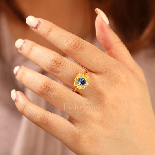 Vintage Flower Style Pear Cut Alexandrite Wedding Ring 14k Yellow Gold Bridal Ring