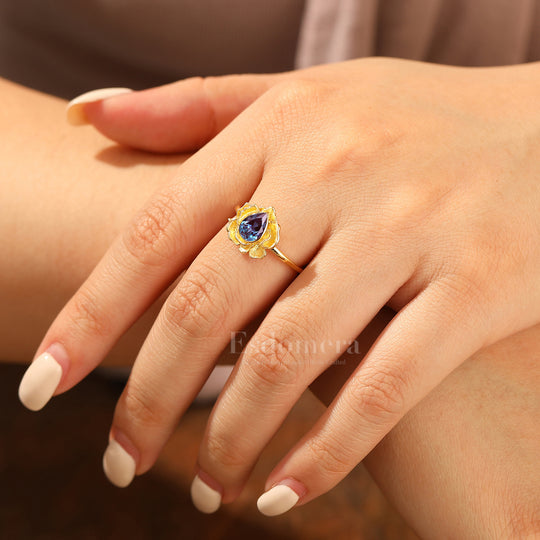 Vintage Flower Style Pear Cut Alexandrite Wedding Ring 14k Yellow Gold Bridal Ring