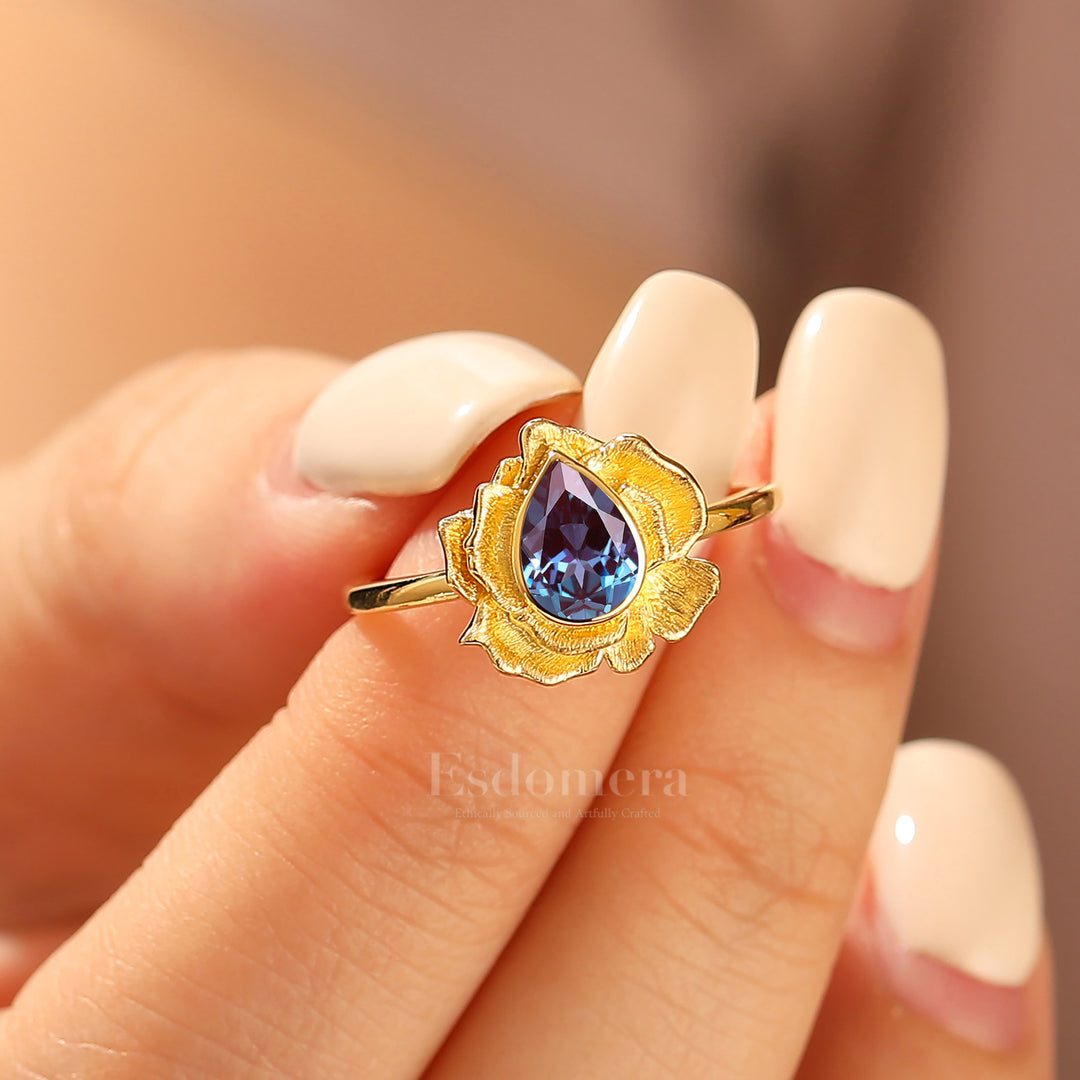 Vintage Flower Style Pear Cut Alexandrite Wedding Ring 14k Yellow Gold Bridal Ring