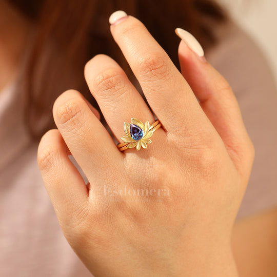 Unique Lotus Design Alexandrite Engagement Ring Set Solitaire Pear Cut Alexandrite 14K Gold Women Rings