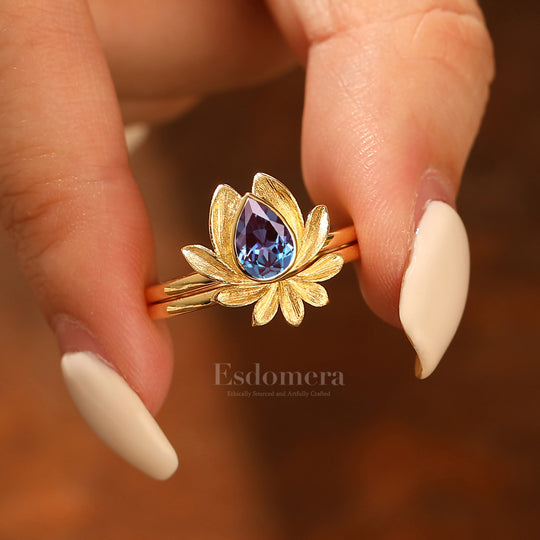 Unique Lotus Design Alexandrite Engagement Ring Set Solitaire Pear Cut Alexandrite 14K Gold Women Rings