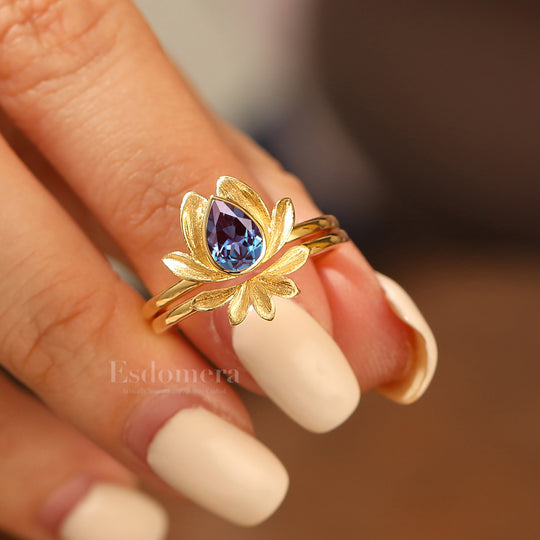 Unique Lotus Design Alexandrite Engagement Ring Set Solitaire Pear Cut Alexandrite 14K Gold Women Rings
