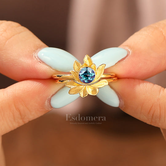 Natural Inspired Bague de Fiançailles Ronde Alexandrite Ensemble Lotus Gravé Solitaire Bague Femme Alexandrite