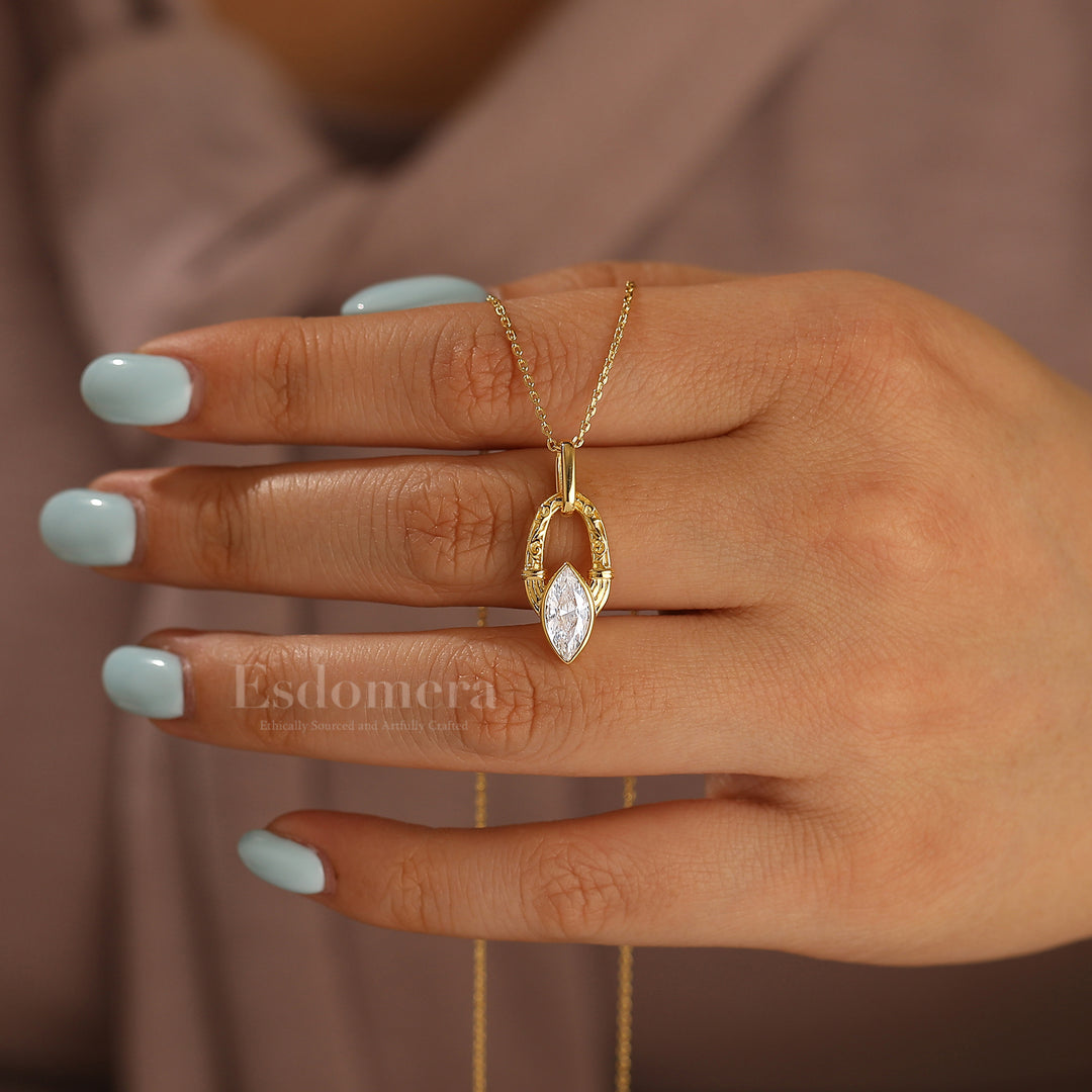 Elegant Vine Grabado Colgante de Moissanita Corte Marquesa Collar Exquisito para Mujer