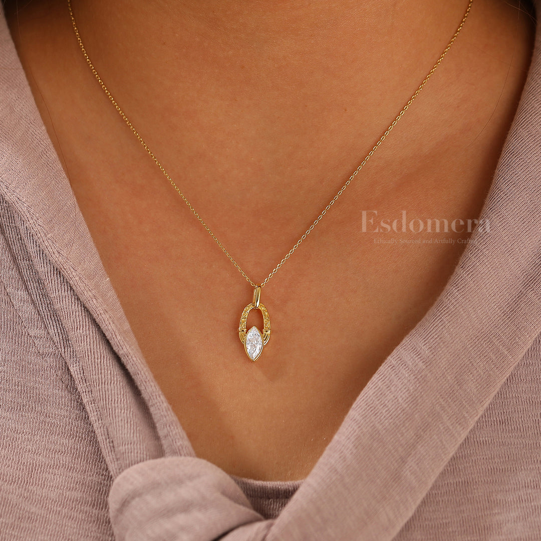 Elegant Vine Grabado Colgante de Moissanita Corte Marquesa Collar Exquisito para Mujer