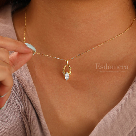 Elegant Vine Grabado Colgante de Moissanita Corte Marquesa Collar Exquisito para Mujer