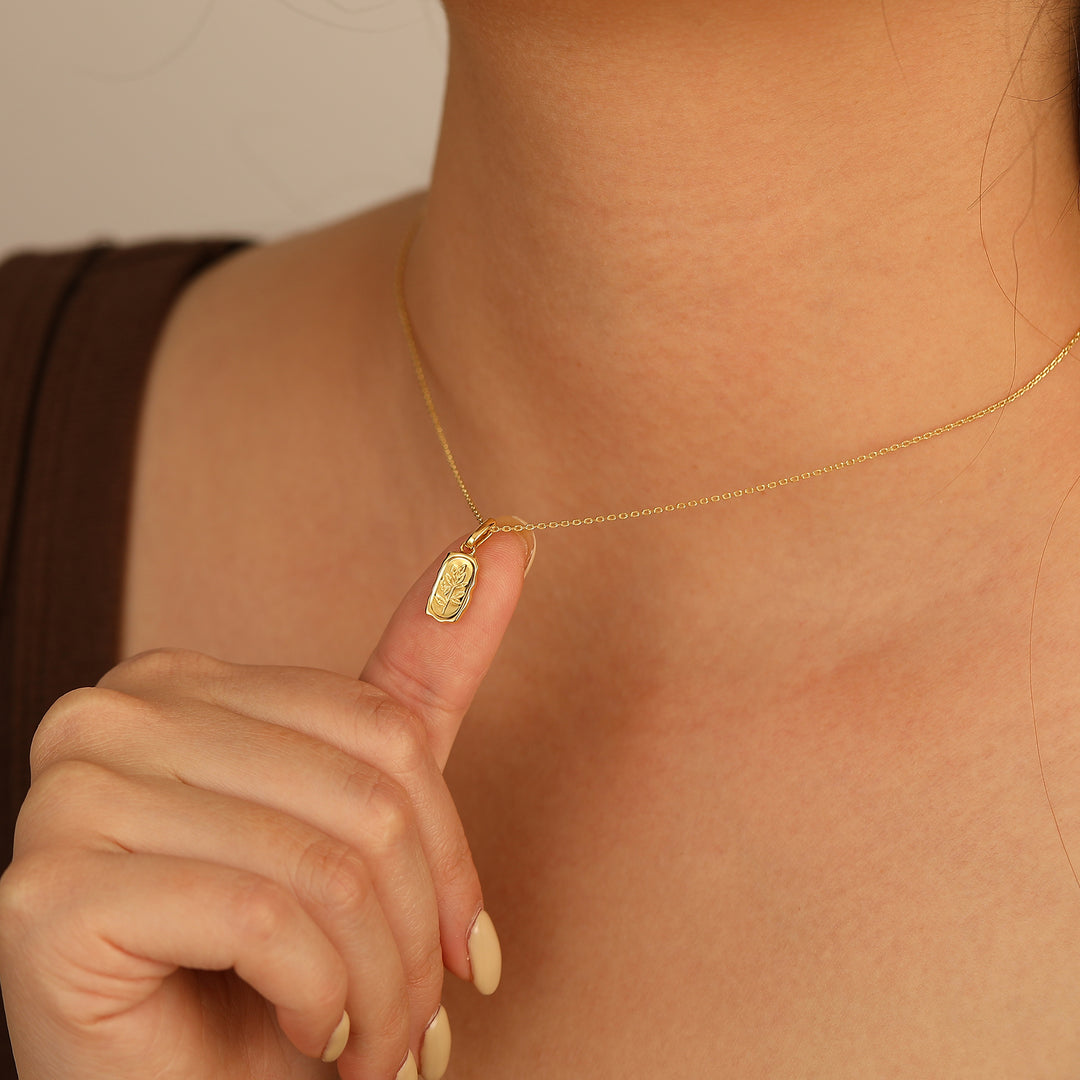 Unique Leaf Engraved Pendant Handcraft Pendant Necklace For Women