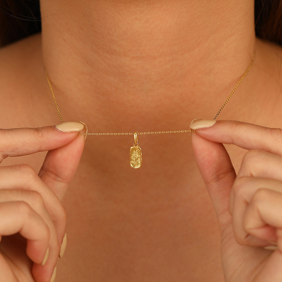 Unique Leaf Engraved Pendant Handcraft Pendant Necklace For Women