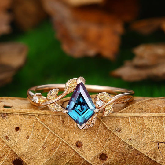 Antique Kite Shaped 1.35CT Alexandrite Engagement Ring Nature Inspired Wedding Promise Ring - Esdomera