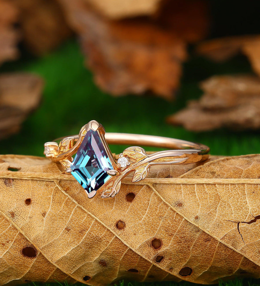 Antique Kite Shaped 1.35CT Alexandrite Engagement Ring Nature Inspired Wedding Promise Ring - Esdomera