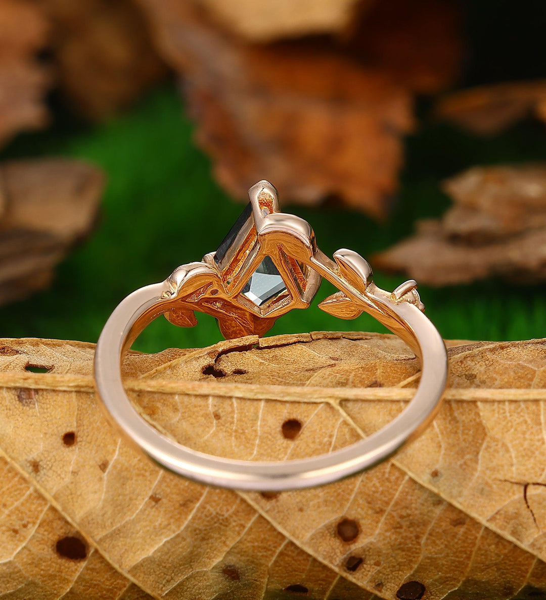 Antique Kite Shaped 1.35CT Alexandrite Engagement Ring Nature Inspired Wedding Promise Ring - Esdomera
