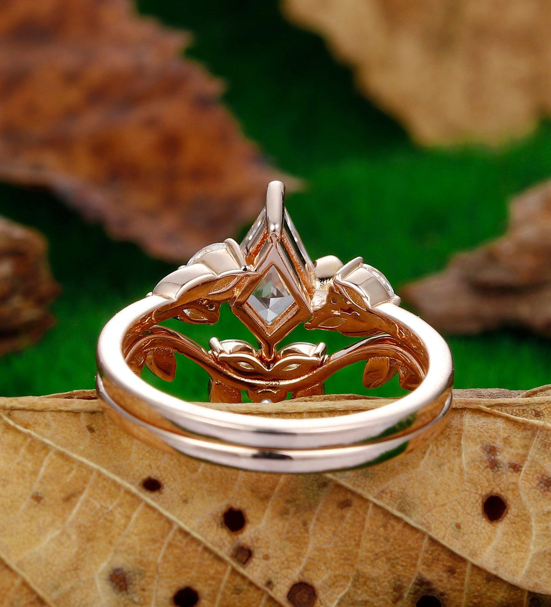 Antique Moissanite Kite Cut 1.35CT Moissanite Curved Leaf Wedding Band Engagement Ring Set - Esdomera