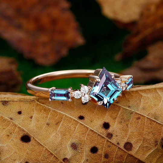 Color Changing Kite Cut Gold Sliver June Birthstone Cluster Alexandrite Ring Gifts - Esdomera